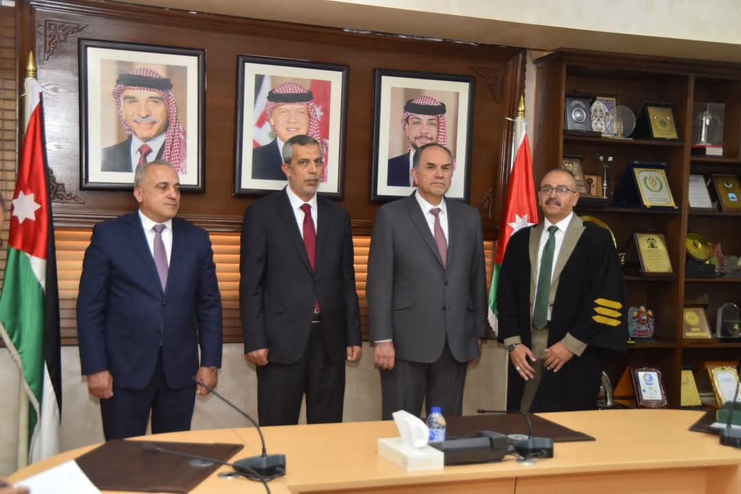 خالد أبو دلو يؤدي اليمين القانونية أمام وزير العدل...صور وفيديو