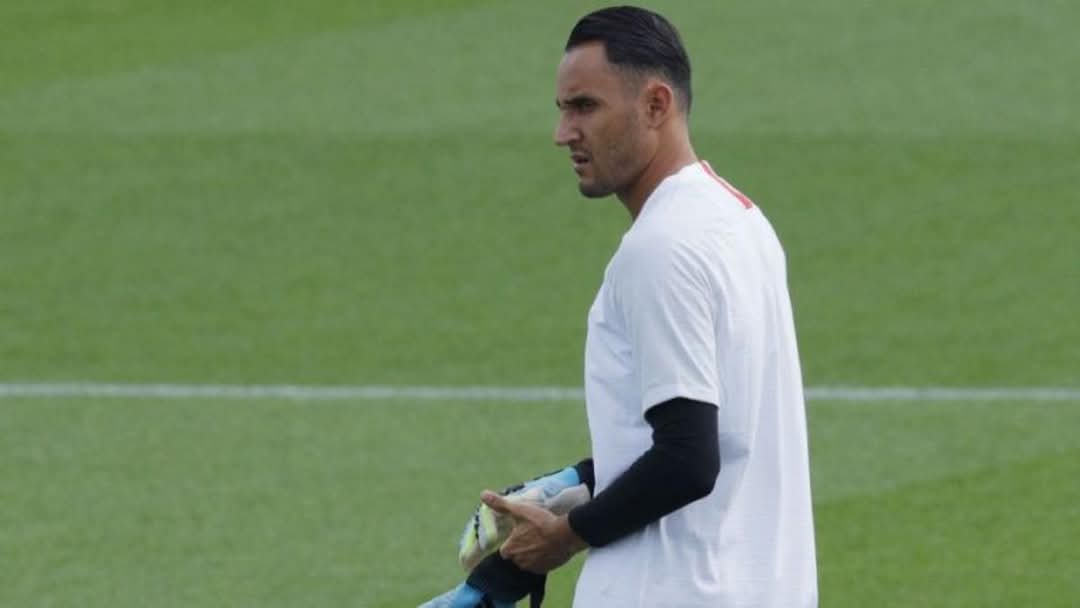 نافاس: ريال مدريد يملك جينات الفوز وبرشلونة فكّر في ضمي.