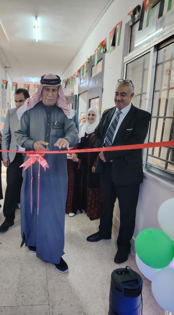 مدير تربية عجلون يفتتح معرض  ثمار جهد في مدرسة الحرث الأساسية