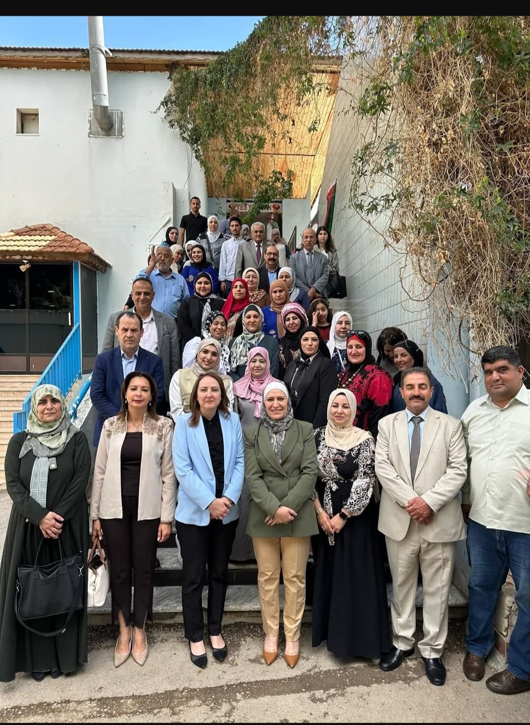افتتاح البازار الثالث لملتقى الهمم في مدينة الحسن الرياضية