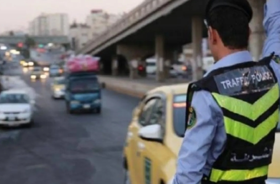 تعطل مركبة داخل نفق صويلح يتسبب بازدحام مروري