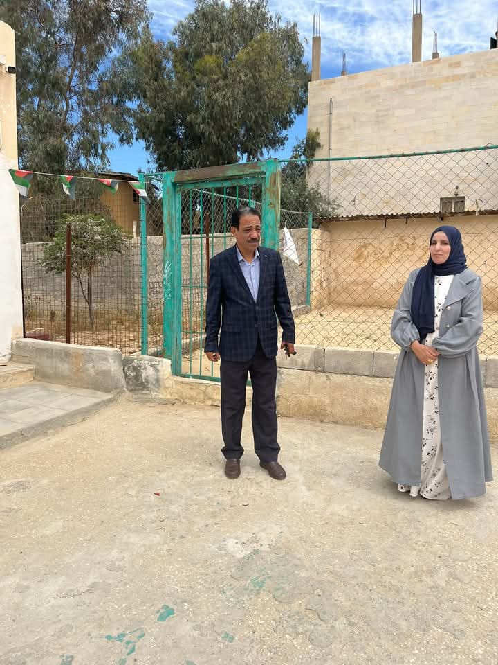 مدير تربية الموقر يتفقد مدارس الزميلات