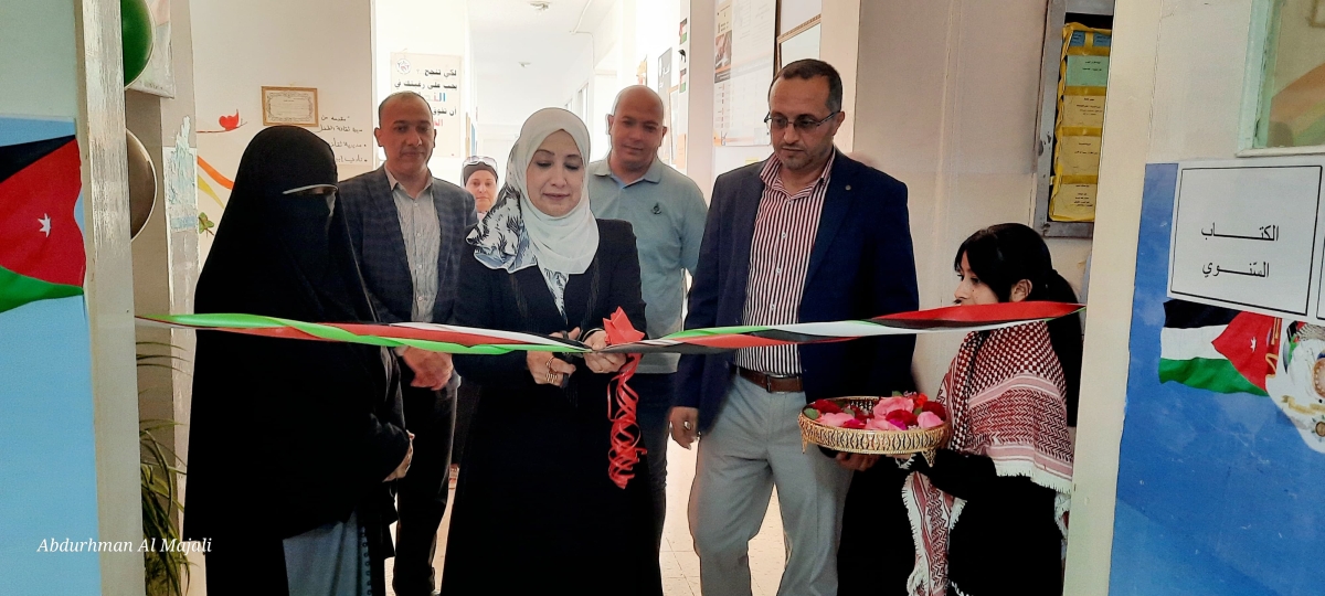 بني عطية تفتتح معرض الكتاب في مدرسة الياروت الثانوية للبنات