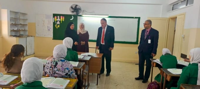 العبيدات يواصل جولاته التفقدية ويشيد بجهود مدرسة كفرعوان الثانوية الشاملة للبنات