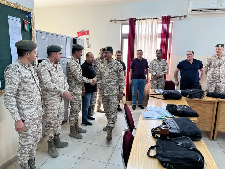 العميد الخلايلة يؤكد أهمية تعزيز البيئة التعليمية خلال جولة تفقدية في مدارس إقليم الشمال  صور