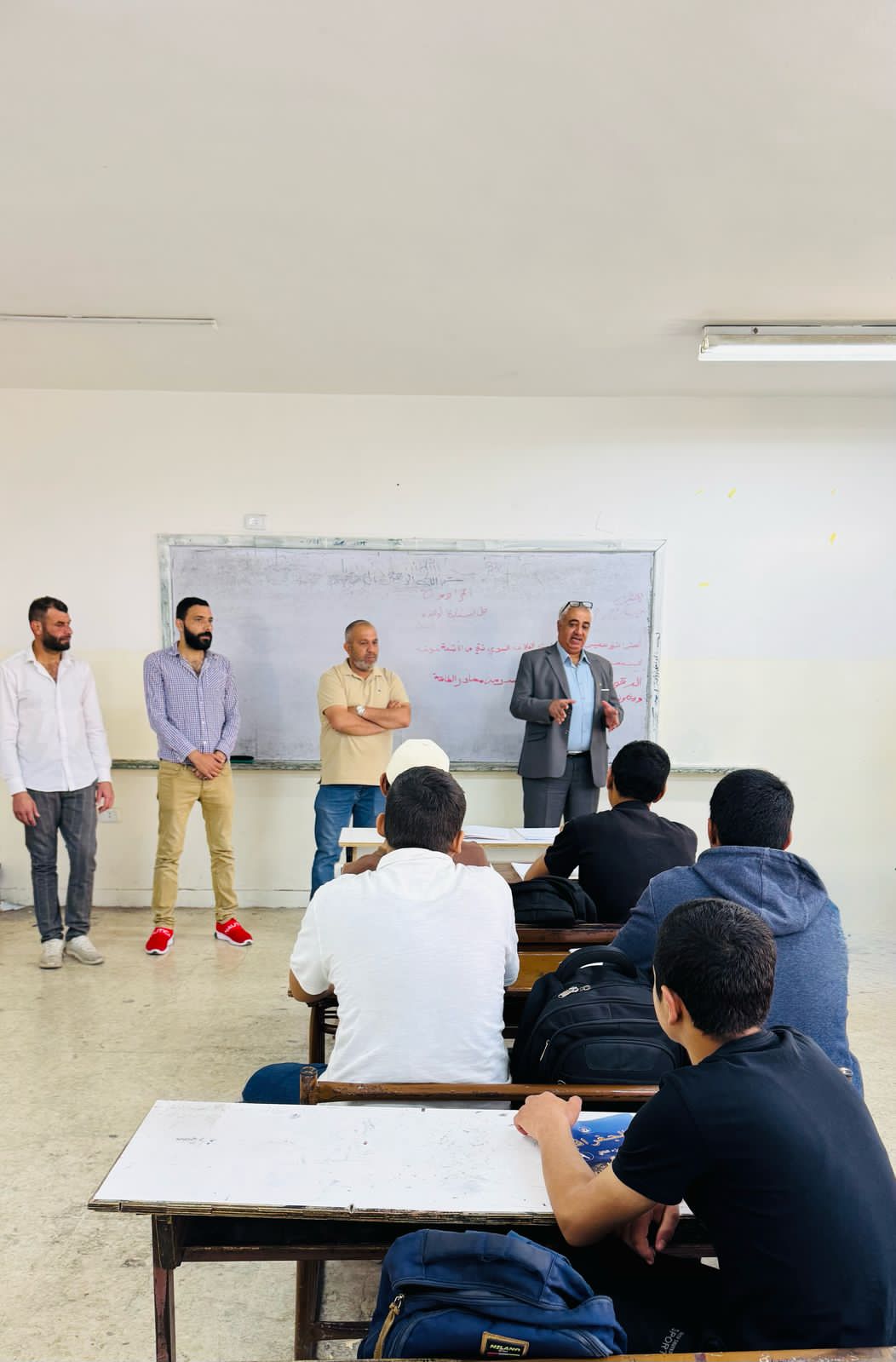 جويعد يتابع مدرستي عنجرة الأساسية