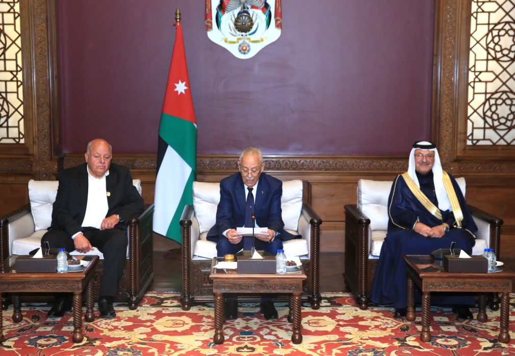 رئيس الديوان الملكي يلتقي وفدًا من أكاديمية القادة الدولية...صور