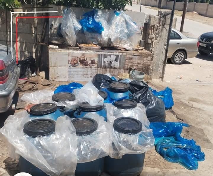 ضبط مستودع يستخرج زيت طعام فاسد وبيعه  في لواء الموقر... تفاصيل