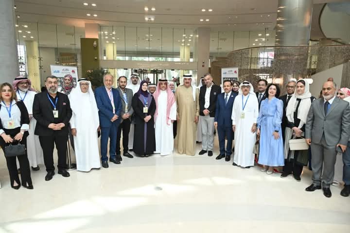 الدار آرت جاليريتختتم معرضاً فنياً في المنامة