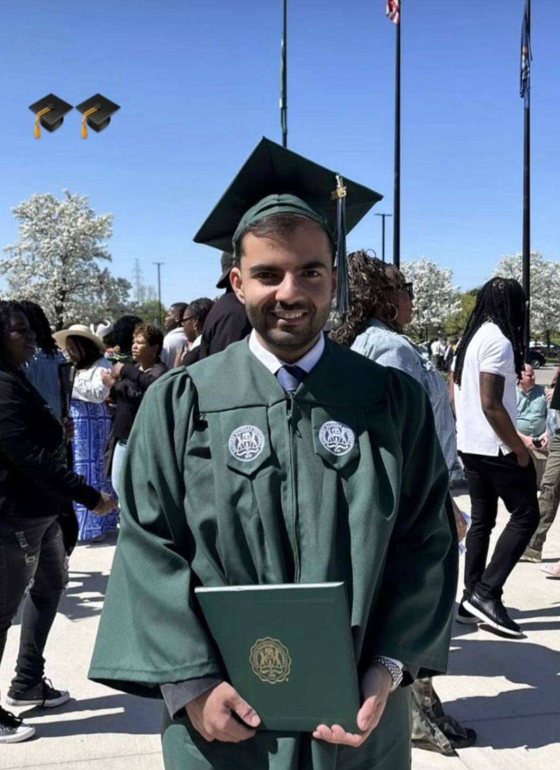 المحامي خالد رائد الزبن يهنئ عبدالله شعلان الجربا بتخرجه من جامعة Eastern Michigan