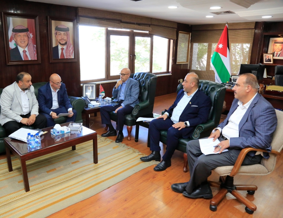 وزير المياه والري يلتقي نواب من محافظة  معان
