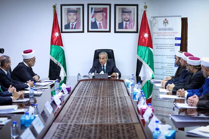رئيس الوزراء: الأردن بقيادته الهاشمية وشعبه عنوانٌ للوسطية والتسامح والإعتدال وهذا جزء أصيل من هويتنا الوطنية الأردنية