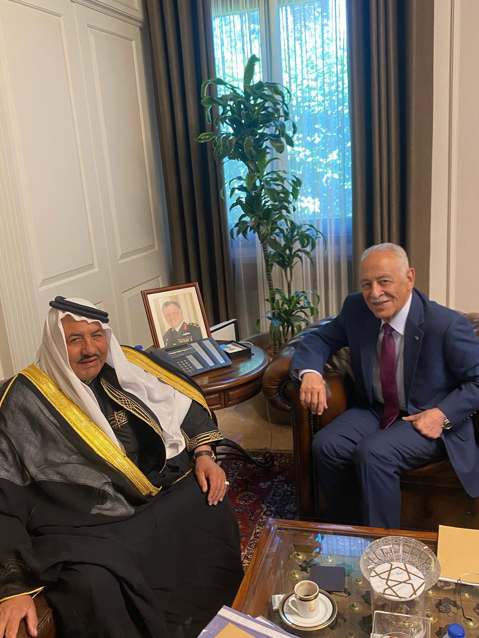 العيسوي  يستقبل الشيخ علي الزيدان الحنيطي في الديوان الملكي الهاشمي..