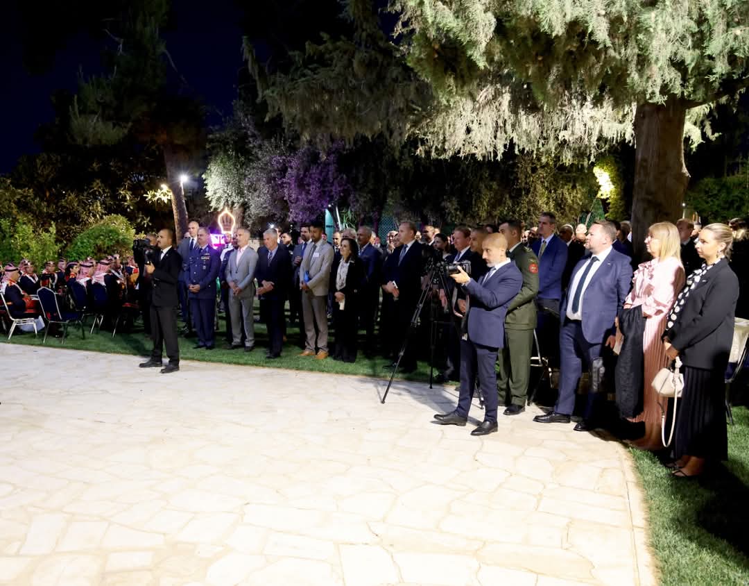 السفارة البريطانية في عمان تقيم حفل استقبال لعدد من ضباط وضباط صف القوات المسلحة والأجهزة الأمنية