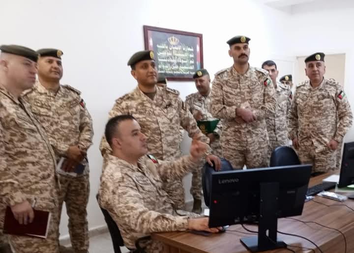 مدير التربية والتعليم والثقافة العسكرية يفتتح قاعة التحكم والسيطرة ويشدد على أهمية التحول الرقمي في الإشراف التربوي