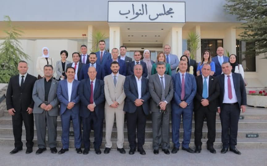 جامعة الزرقاء تشارك في اجتماع نيابي حول تعزيز مشاركة الشباب في التحديث السياسي