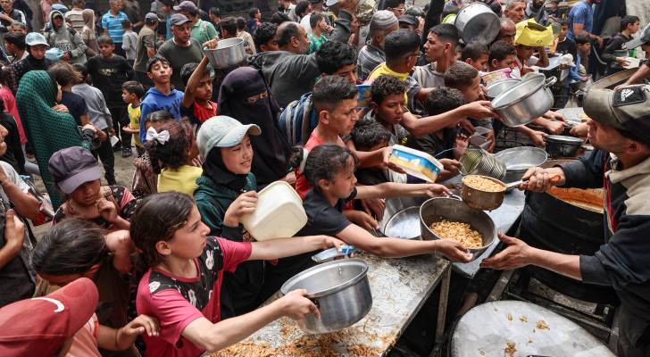 أزمة إنسانية متفاقمة في غزة.. 53 وفاة بسوء التغذية وانعدام المياه النظيفة
