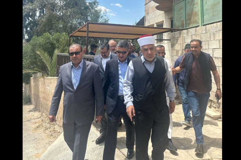 وزير الأوقاف يوعز بنقل أسرة ضحايا حريق مسجد عمان إلى سكن جديد
