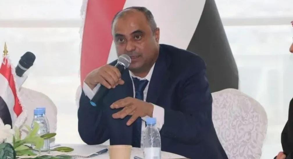من هو سالم بن بريك؟.. سيرة رئيس الوزراء اليمني الجديد بعد تعيينه رسميًا خلفًا لأحمد بن مبارك