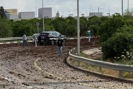 إغلاق مطار بن غوريون مؤقتاً بعد سقوط شظايا صاروخ يمني
