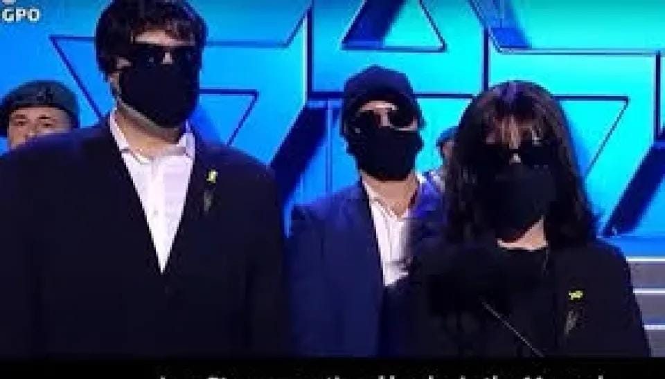 مقطع فيديو يكشف لحظة تكريم الموساد للعملاء الثلاثة المسؤولين عن عملية ”البيجر” ضد حزب الله