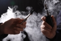 رئة الفشار: مرض خطير يسببه التدخين الإلكتروني ولا علاج له حتى الآن
