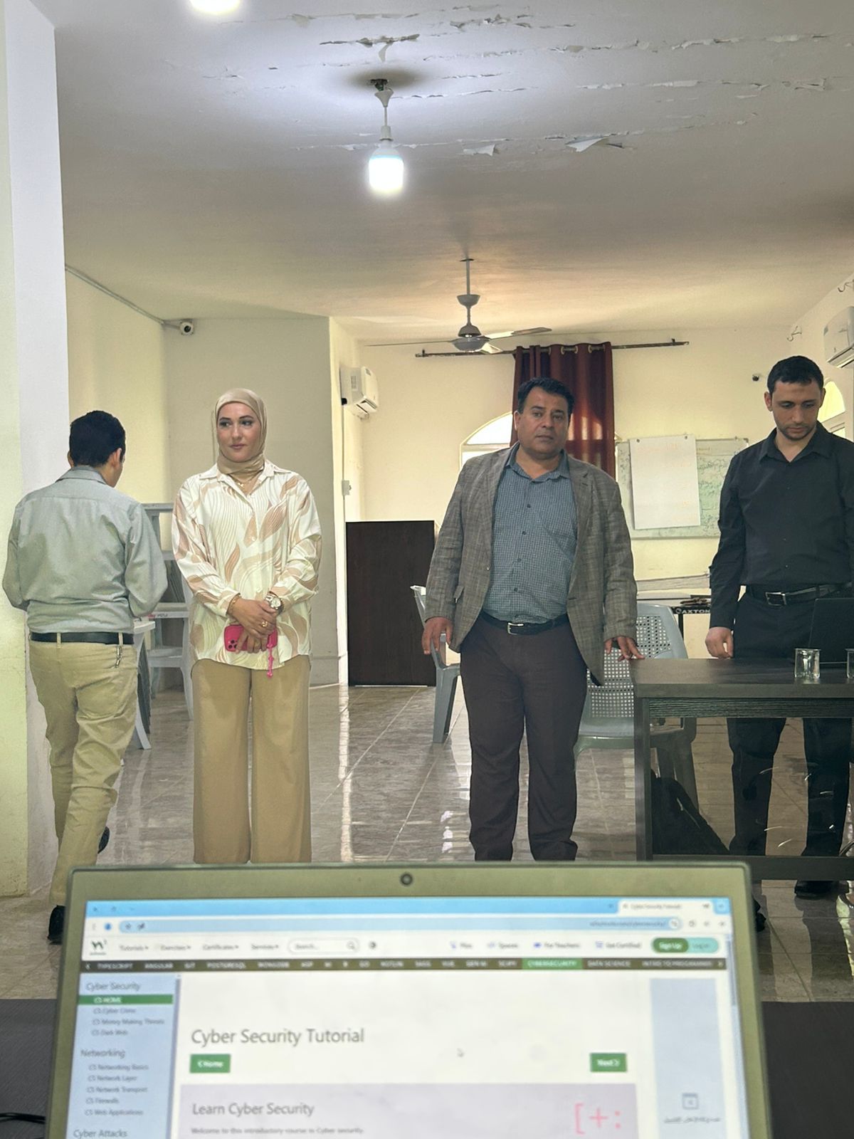 انطلاق دورة الأمن السيبراني في مركز شباب وشابات الجزازة