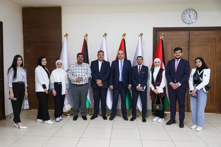 وزير الشباب يؤكد أهمية تعزيز مشاركة الشباب في السلام والأمن خلال لقائه فريق بُكلان للتنمية