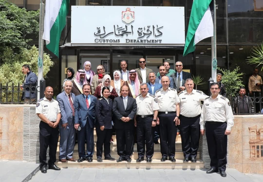 مدير عام الجمارك الأردنية يلتقي لجنة كرامة للمتقاعدين العسكريين ....صور