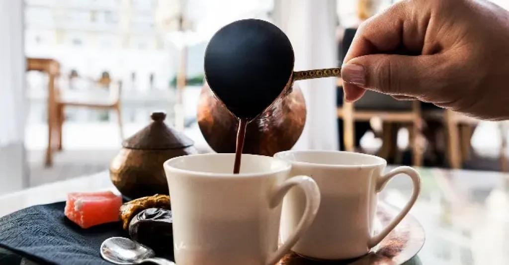 مشروب صباحي بسيط.. قد يكون مفتاحك لعمر أطول وقلب أقوى
