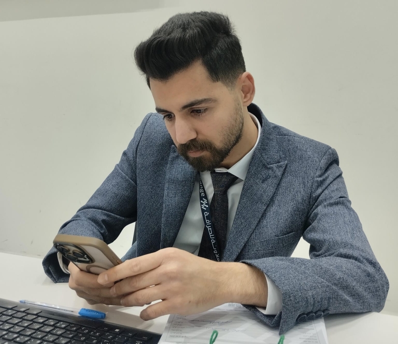 قيس حازم سعيدان يثبت تميّزه في خدمة العملاء في صراف العلاونة – فرع أبوعلندا