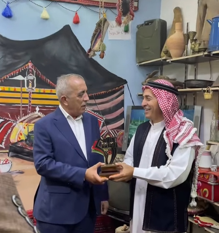 تكريم وزير الثقافة لحارس التراث عواد الحرايزة والمداريس ستور... ولقاء الثقافة بالتراث.