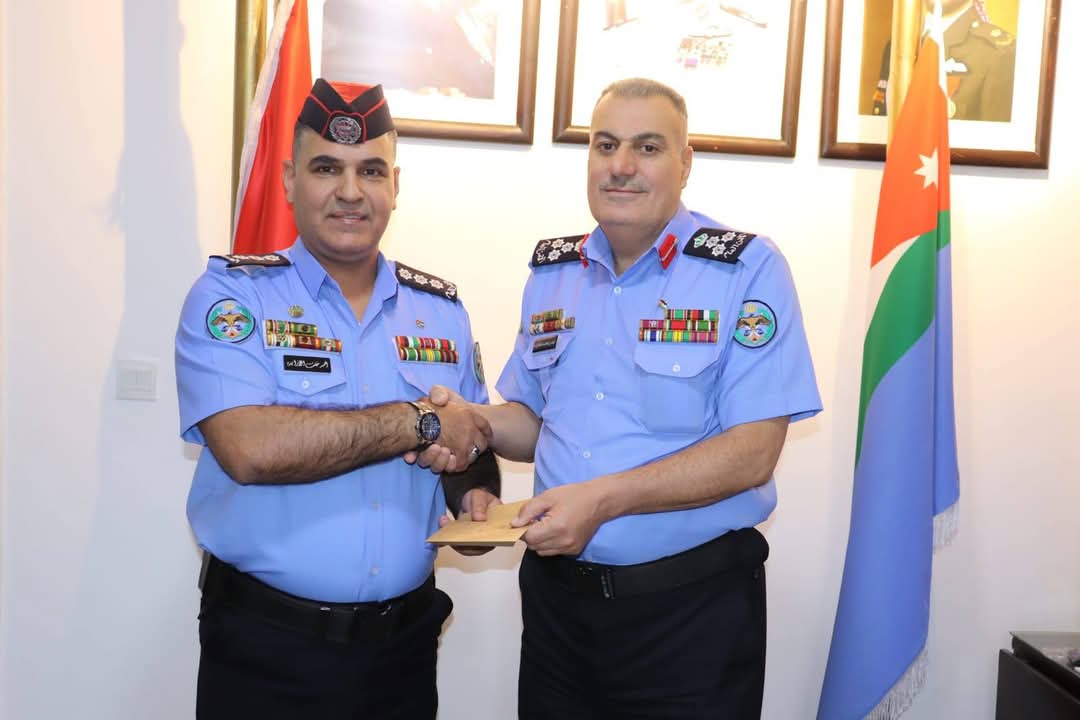 العميد العلاونة يكرم عدد من مرتبات ادارة التنفيذ القضائي... صور 