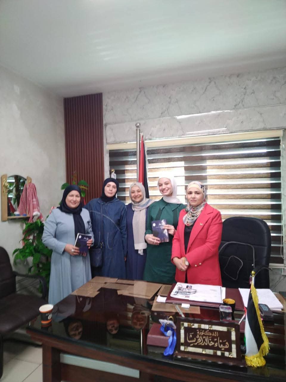 الخريشا تلتقي الطالبة مريم كعوش مؤلفة رواية حافة العالم 