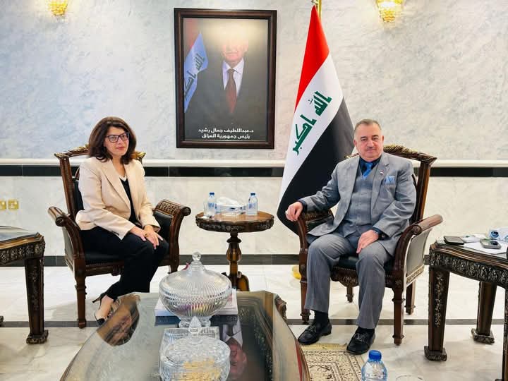 العراق يؤكد دعمه للأونروا خلال لقاء في عمّان
