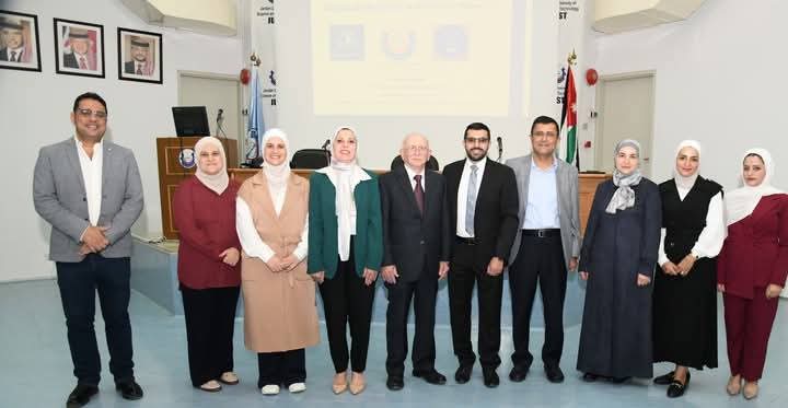 ندوة علمية حول التكامل بين البحث والممارسة بطب الفم في جامعة العلوم