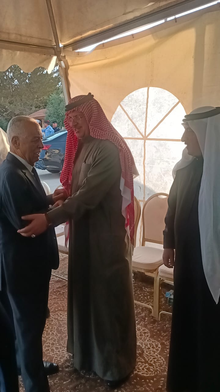 مندوباً عن الملك وولي العهد.. العيسوي يعزي عشائر الخزاعلة بوفاة المحامي دوجان الخزاعلة