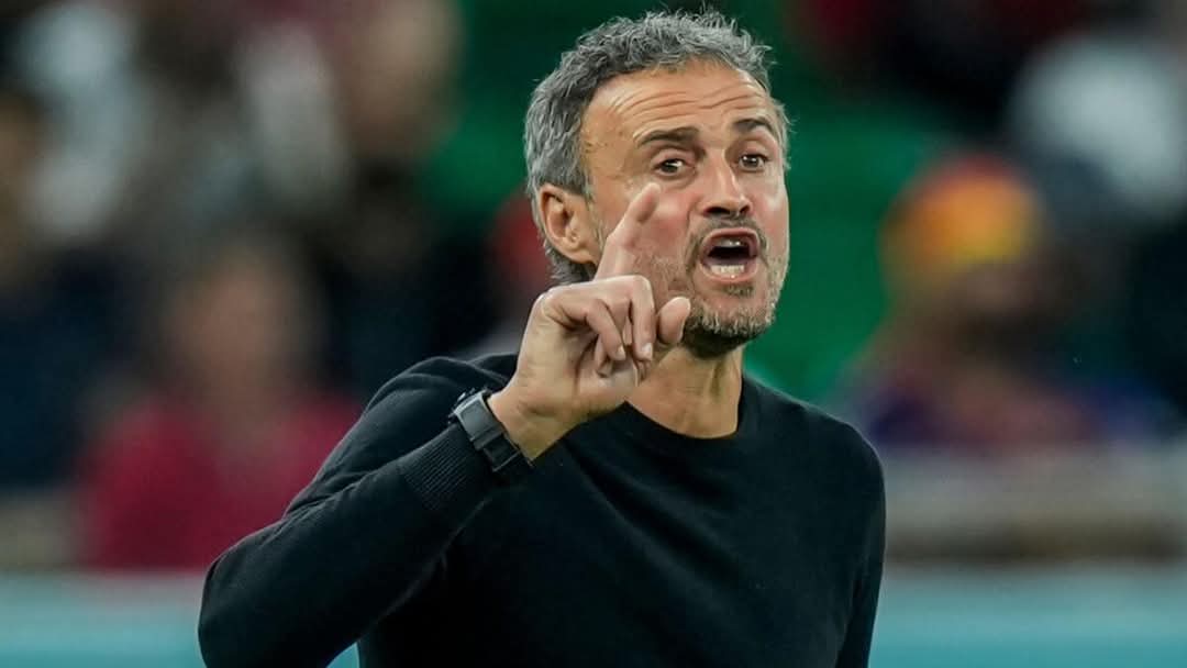 انريكي يتوقّع فوزًا كاسحًا لبرشلونة بالكلاسيكو: 30 بسهولة