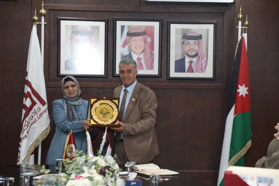 العياصرة يكرم عدد من موظفي المكتبة الوطنية...صور