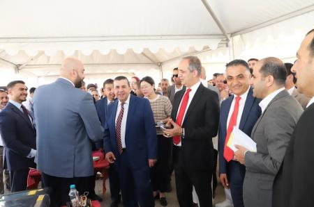 العجلوني يفتتح اليوم الوظيفي: تعزيز الشراكة وتمكين الشباب رؤية الجامعة