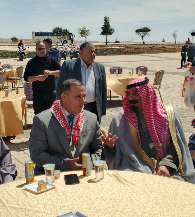 المختار التميمي يهنئ محافظ الزرقاء بتخرج ابنتيه