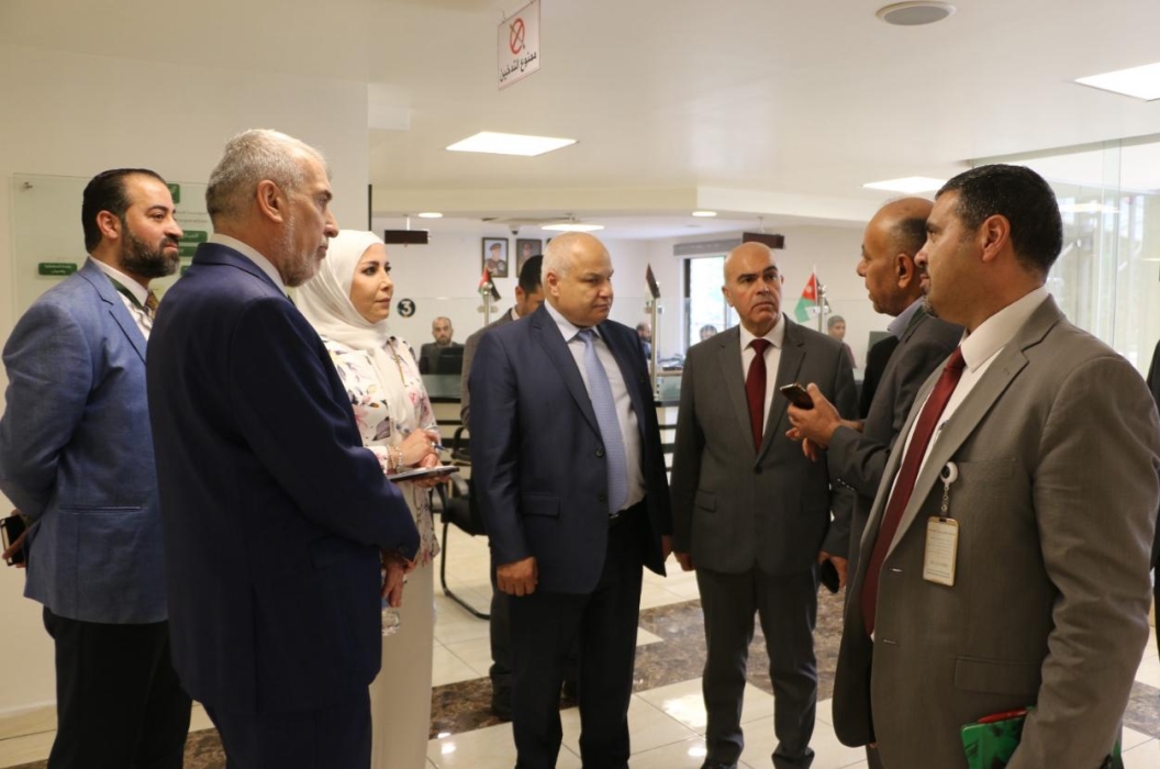 وزير العمل يدعو لتطوير وتفعيل الخدمات الإلكترونية بما يواكب التحول الرقمي في العمل الحكومي