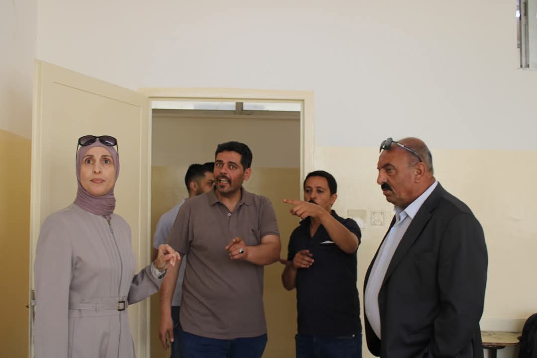 الطهراوي تتفقد مدرستي زهران الأساسية للبنين والاشرفية الثانوية للبنات