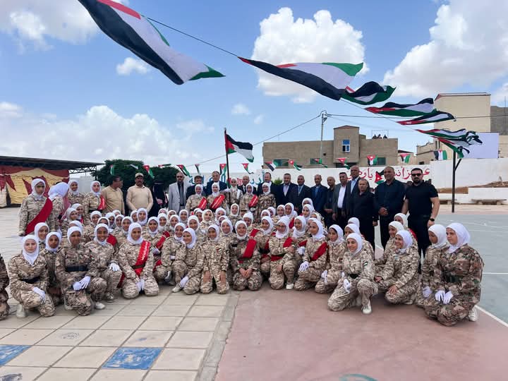 تخريج طالبات مشروع التدريب العسكري والتربية الوطنية في مدرسة جفين الثانوية للبنات بلواء الكورة