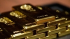انخفاض الذهب عالميا مع تراجع الإقبال على أصول الملاذ الآمن
