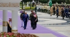 ما سر السجادة البنفسجية في استقبال ترامب بالسعودية.. ماذا يعني هذا اللون؟
