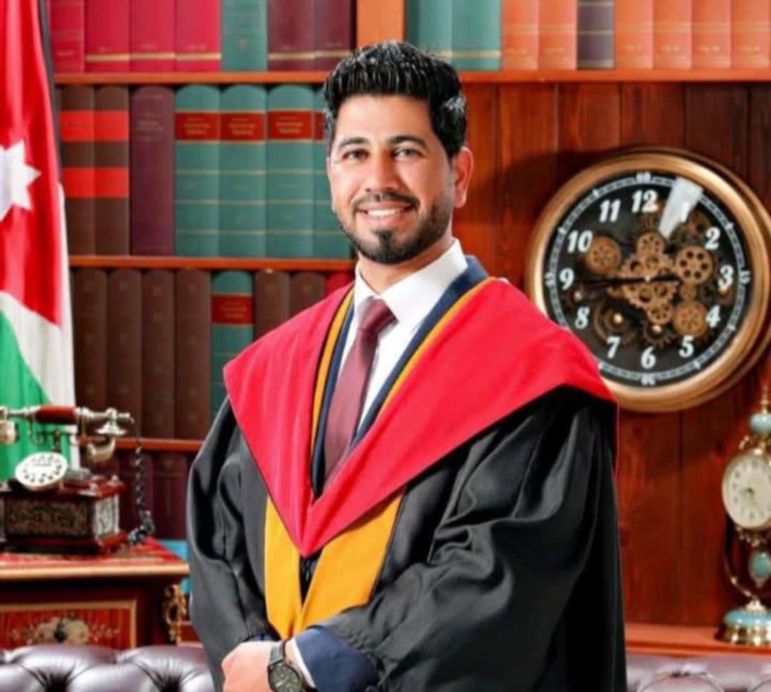 الجبور يهنئ الدكتور ليث الخزون الزبن بمناسبة مناقشة رسالة الدكتوراه