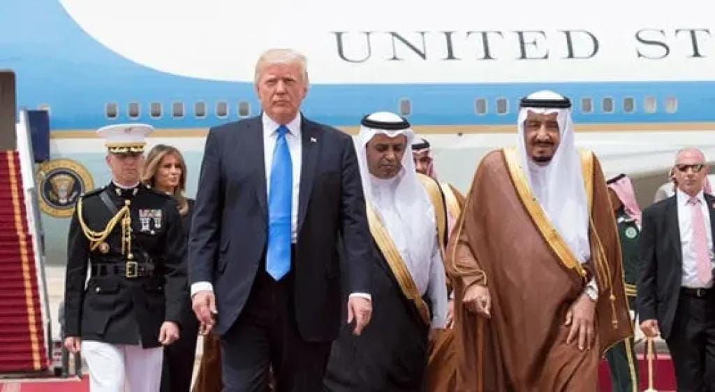تحية عسكرية تثير الجدل.. ترامب يرد على ضباط سعوديين والبروتوكول الأمريكي في الميزان