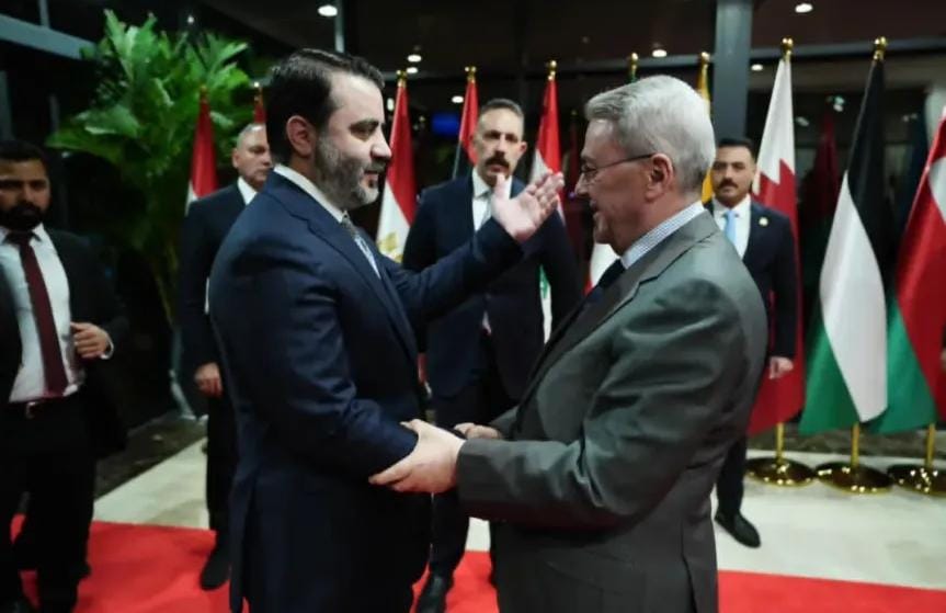 بغداد تستقبل وزير الخارجية السوري ”الشيباني” للمشاركة في القمة العربية