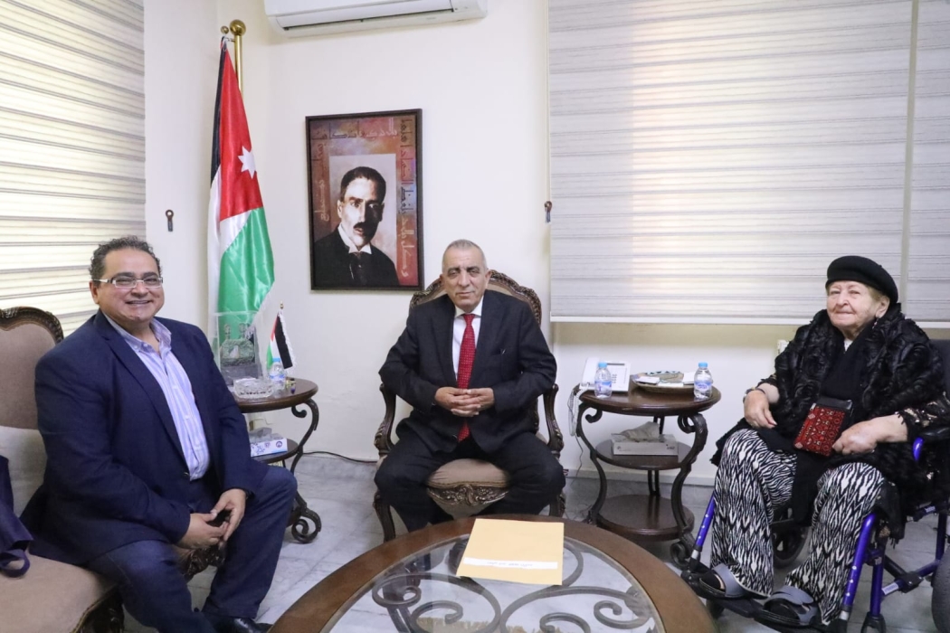 البشير توجه رسالة   إلى وزير الثقافة